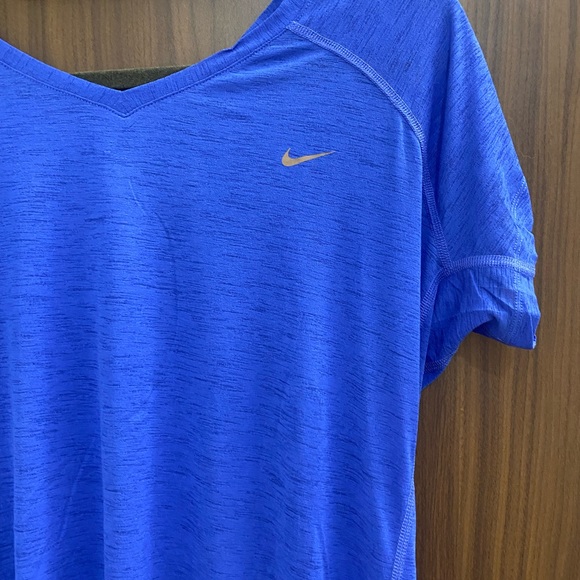 Nike Top - Picture 2 of 2